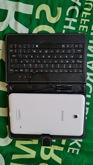intel pentium n5030: Samsung Galaxy Tab 4 (8.0") sa futrolom i žičnom tastaturom - Ekran — 10
