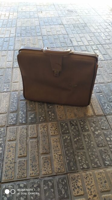 женские вечерние клатчи: Məhsul: Köhnə tipli portfel/iş çantası - Rəng: qəhvəyi - Material