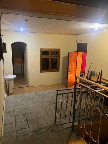 Uzunmüddətli kirayə mənzillər: Kirayə verilən mebel ilə təchiz olunmuş mənzil - Plan: geniş zal və 2 — 20