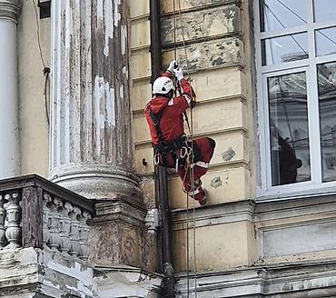 Fasad işləri: Peşəkar sənaye alpinist xidməti – alpinist.az İxtisaslaşma: - Reklam — 15