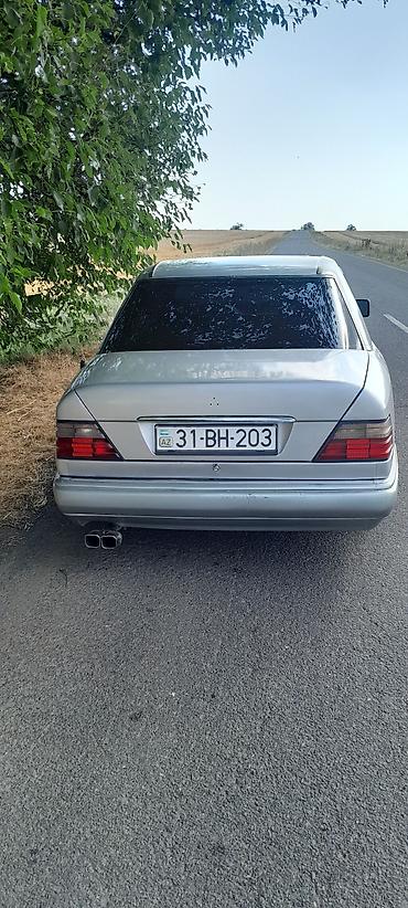 mercedes muhərriki: Mercedes-Benz 220: 2.2 l | 1993 il Sedan — 3