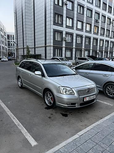 124 бак: Toyota Avensis: 2004 г., 2 л, Автомат, Бензин, Универсал — 1