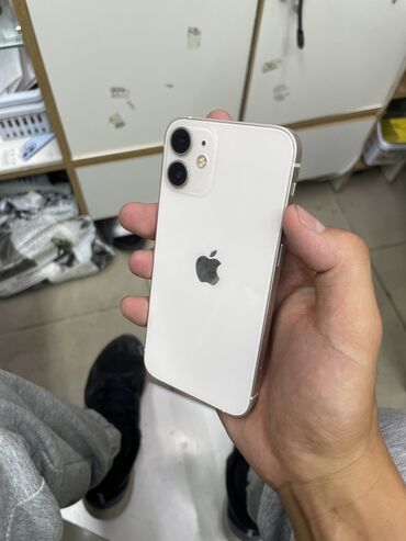 широкий монитор: IPhone 12 mini, Б/у, 128 ГБ, Защитное стекло, 77 %