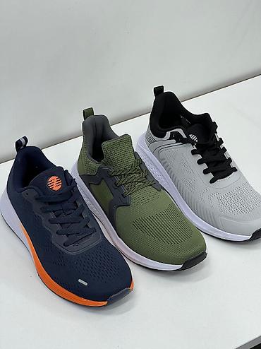 Кроссовки и спортивная обувь: Мужские подборки Кроссовки/Кепки 💯 оригинал из США В наличии у нас — 3