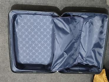 Чемоданы: Чемодан, Б/у, Материал: Пластик, Средний (40 - 70 л), На колесах — 5