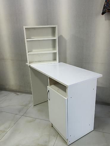 nerw stol: Düz masa, Stulsuz, Polkalı, Siyirməsiz, Sadə laminat — 1