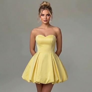super things: Kratka elegantna haljina bez bretela
2400 din
S M L — 1