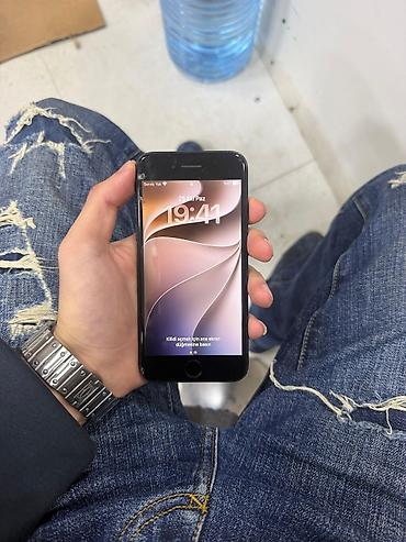 ekran iphone: IPhone SE 2022, 64 GB, Qara, Qırıq — 3