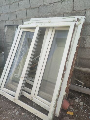 Пластиковое окно, цвет - Белый, Б/у, 150 *125, Самовывоз