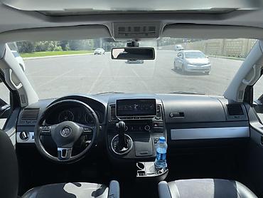 led panel: Volkswagen Multivan: 2 l | 2011 il Van/Minivan — 10