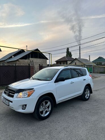 машина ист: Toyota RAV4: 2011 г., 2.5 л, Автомат, Бензин, Кроссовер