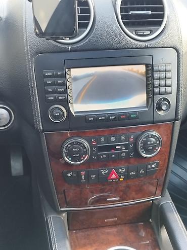 Mercedes-Benz: Mercedes-Benz GL 550 4MATIC SUV - Ban növü: tam ölçülü 7 yerlik SUV - — 8