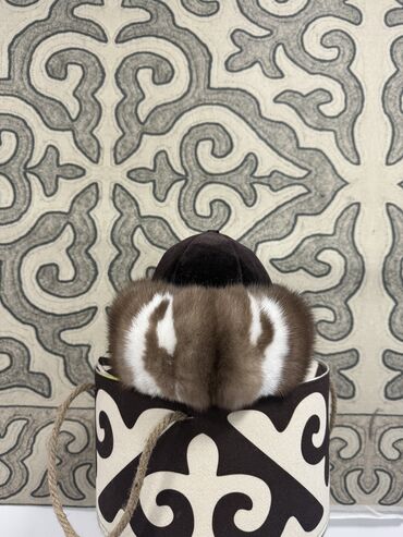 Головные уборы: Норка тебетейдин түрлөлү, суусар тебетейдин түрлөрү,тумактын түрлөрү — 15