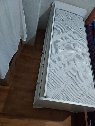 tibbi carpayi: Oğlan və qız üçün, İşlənmiş, Çarpayı, Bazasız, Matras ilə, Siyirməli — 2
