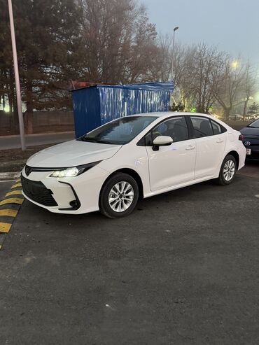 Toyota: Toyota Corolla: 2025 г., 1.2 л, Автомат, Бензин, Седан — 3