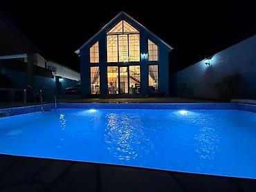 Günlük kirayə evlər: 80 kv. m, 2 otaqlı, İnternet — 1