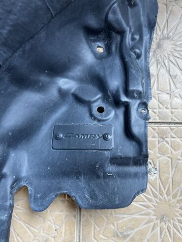 Подкрылки, брызговики, защита днища: Подкрылок Передний левый Toyota, 2021 г., Б/у, Аналог — 9