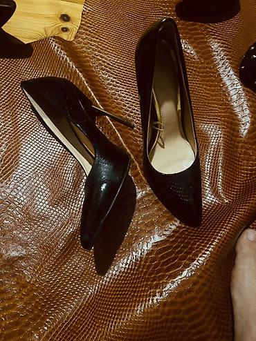 nabuk ayaqqabi: Qadın klassik stilettosu – qara rəng - Model: sivri burunlu, nazik — 1