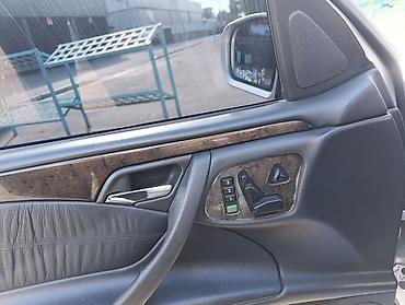 кузов автомобиля: Mercedes-Benz E-Class: 2001 г., 4.3 л, Автомат, Бензин, Седан — 2