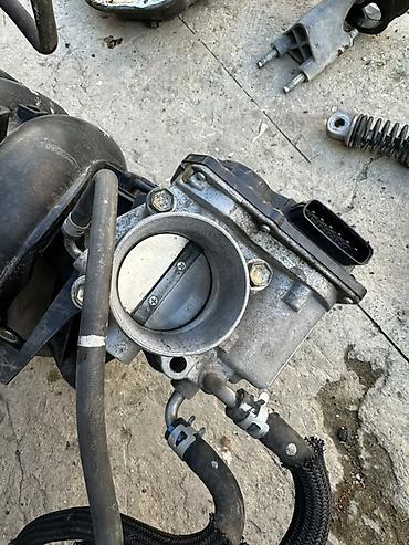 Другие детали для мотора: Продаются запчасти на 1az Маховик 1000 Клапанная крышка 1500 Поддон — 7