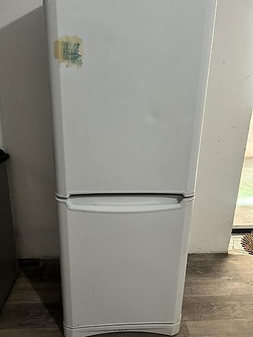 iphone 14 pro max 1 tb: Холодильник Indesit, Б/у, Двухкамерный — 1
