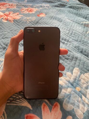 iphone 7s plus: IPhone 7 Plus, Б/у, 32 ГБ, Черный, Зарядное устройство, Чехол