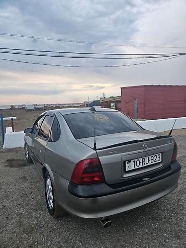 Opel: Opel Vectra B sedan - Kuzov: 4 qapılı sedan, boz/metallik rəng - — 2