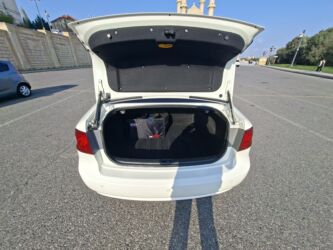 Kia: Kia Optima: 2 l | 2008 il Sedan — 12