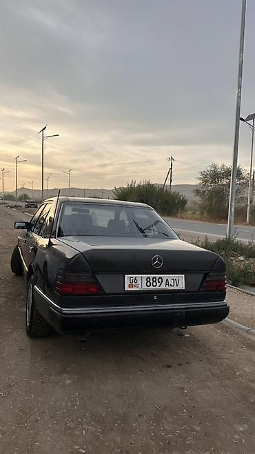 степ эреф 1: Mercedes-Benz E-Class: 1990 г., 2.3 л, Кол менен иштөөчү, Бензин, Седан — 2