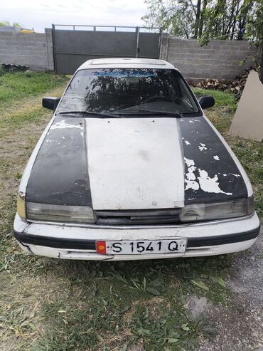 авто калос: Mazda 626: 1990 г., 2.2 л, Механика, Бензин, Хэтчбэк