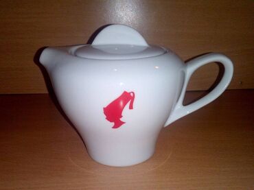 JULIUS MEINL čajnik - 0,5 L Debeli porcelan, dugo drži toplotu KAFE