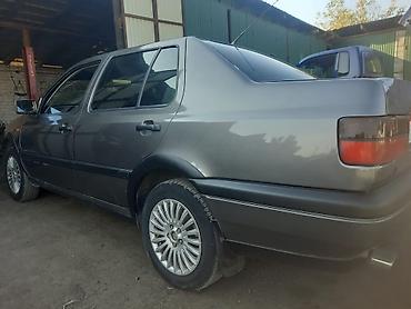 Volkswagen: Volkswagen Vento: 1993 г., 2 л, Кол менен иштөөчү, Бензин, Седан — 4