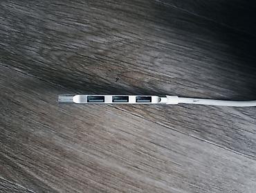 колонки и микрофон: USB‑хаб с подключением USB‑C Компактный адаптер для расширения одного — 2
