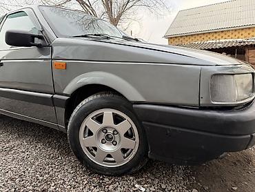 Volkswagen: Volkswagen Passat: 1991 г., 1.8 л, Механика, Бензин, Хэтчбэк — 9