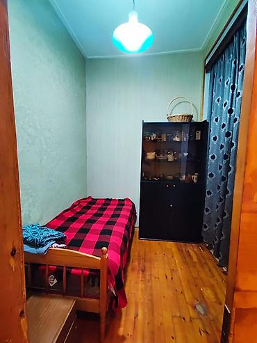 Mənzillər: 3 otaqlı 28 may metrosunun təzə çıxışında hər şəraitli həyət evi 600 — 6