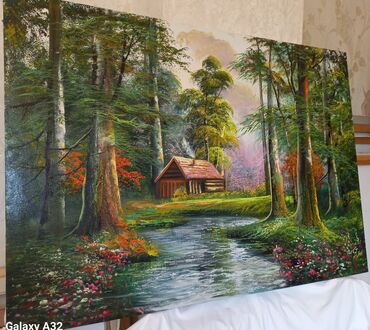 Şəkillər, tablolar: Meşə fonunda çay kənarında yerləşən kənd evinin təsvir olunduğu rəsm — 2