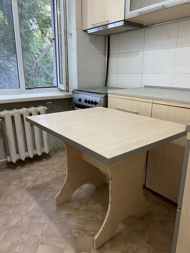 кухонный стол стулы: Кухонный Стол, цвет - Бежевый, Б/у