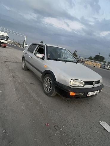габариты: Volkswagen Golf: 1994 г., 2 л, Механика, Бензин, Хэтчбэк — 1