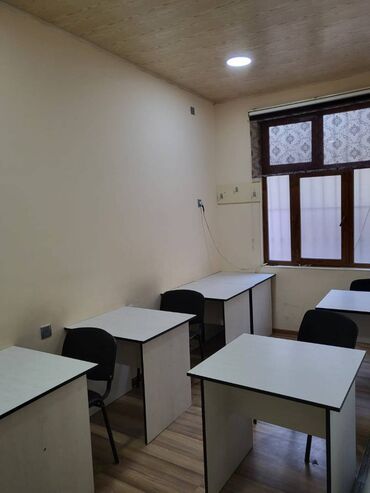 Ofislər: Azadliq metrosunun yaxınlığında təmirli obyekt ümumi sahəsi 110 kv,m — 6