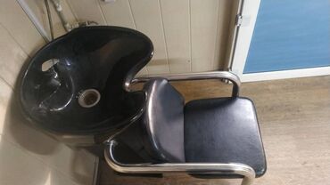 Салонные кресла: Мойка для парихмахерской .В отличном состоянии