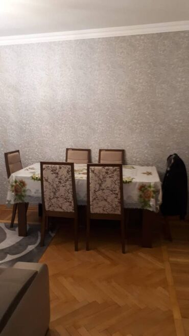 Uzunmüddətli kirayə mənzillər: Nizami rayonu, Neftçilər metrosunun yaxınlığında yerləşən 5 mərtəbəli — 6