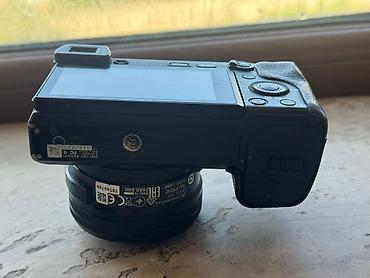 en ucuz kamera: SONY A6300 Salam çox təmiz aparatdır. 4k çəkilişlər üçün yararlıdır — 4
