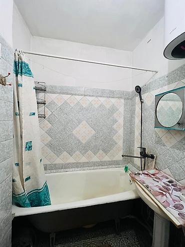 Квартиры: 3 комнаты, 69 м², Аламедин-1 мкр 106 серия, 3 этаж, Старый ремонт — 7