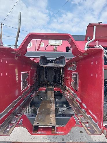 traktor new holland bazar: Rostselmash pres bağlayan yenidir 3 aydır alınıb .17000 min pres — 10