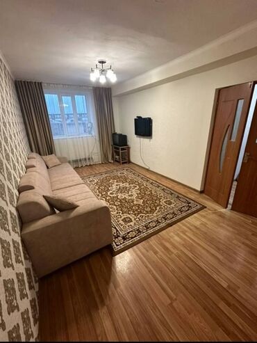 срочно продаётся 1 комнатная квартира в районе ошского рынка по улице молодая гвардия токтогула: 1 комната, 35 м², Индивидуалка, 5 этаж, Евроремонт