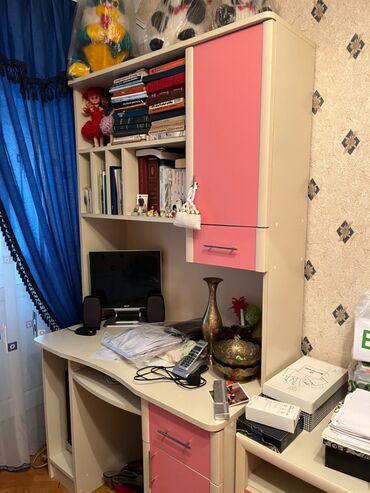 Uşaq və gənc otağı üçün dəstlər: Oğlan və qız üçün, İşlənmiş, Təknəfərlik çarpayı, Yazı masası, Dolab, Komod — 13