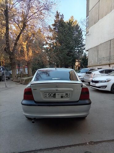 Opel: Opel Vectra: 2 l | 1998 il 210009 km Sedan — 2