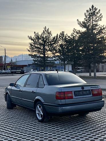 Volkswagen: Volkswagen Passat: 1994 г., 1.8 л, Механика, Газ, Седан — 5