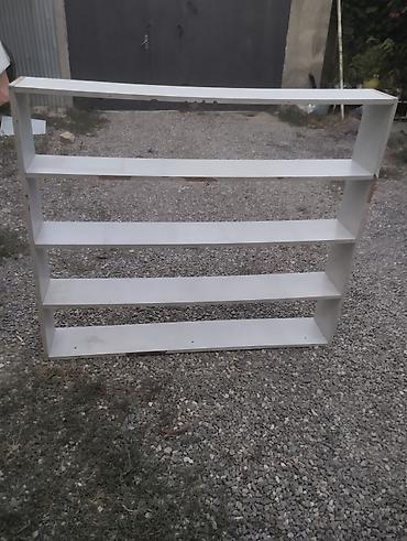 podyum polka: Ağ rəngli açıq rəf sistemi - Material: laminat/LDSP tipli taxta — 3
