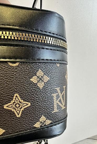 luis vitton: Классическая сумка, Louis Vuitton, Китай, Материал: Искусственная кожа, Жёсткая конструкция, Застежка на молнии, Съёмный ремень, Женские, Новый — 5